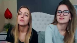 amateur lesbians tying on дал в рот webcam