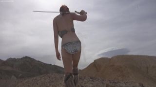 red sonja out in bjqueenxxx the desert