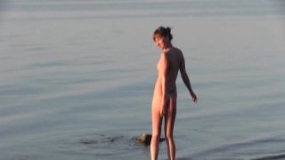 beautiful bj 섹스 teen filmed on the beach